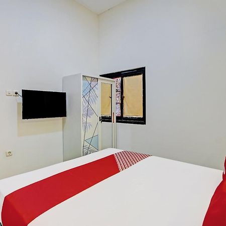 Oyo 92435 Sunlo Cozy Home Family Homestay Syariah Surabaya Esterno foto