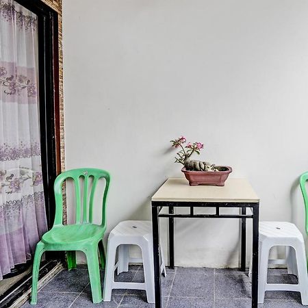Oyo 92435 Sunlo Cozy Home Family Homestay Syariah Surabaya Esterno foto