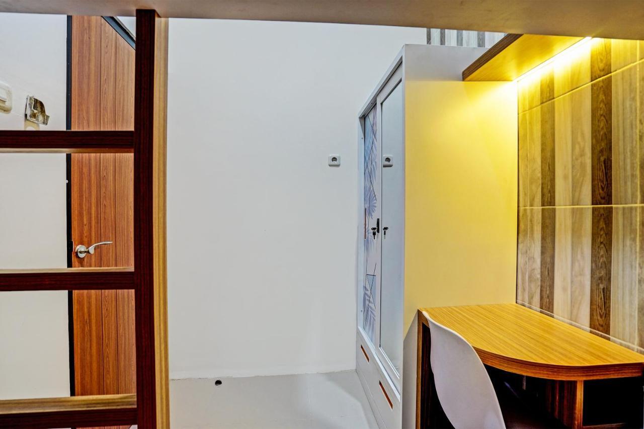 Oyo 92435 Sunlo Cozy Home Family Homestay Syariah Surabaya Esterno foto