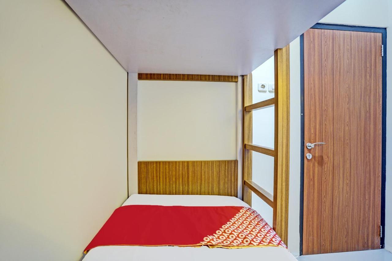 Oyo 92435 Sunlo Cozy Home Family Homestay Syariah Surabaya Esterno foto
