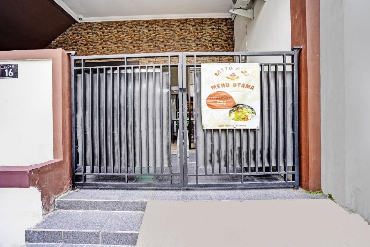Oyo 92435 Sunlo Cozy Home Family Homestay Syariah Surabaya Esterno foto