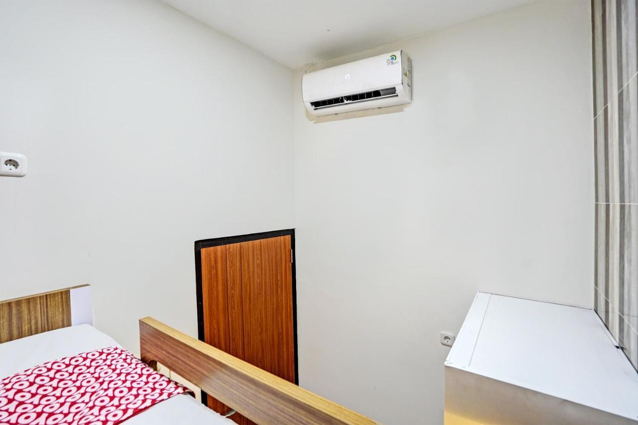 Oyo 92435 Sunlo Cozy Home Family Homestay Syariah Surabaya Esterno foto