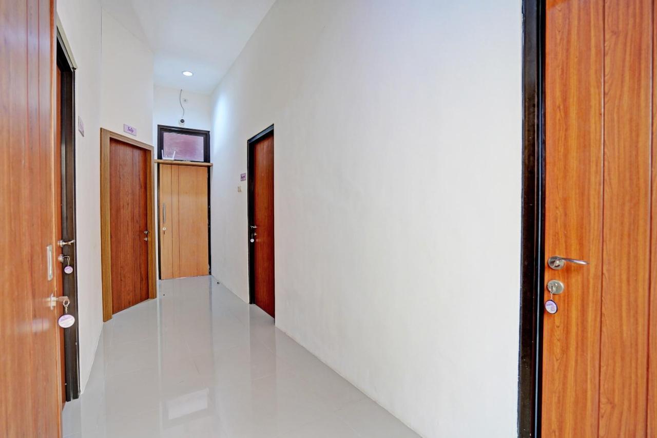 Oyo 92435 Sunlo Cozy Home Family Homestay Syariah Surabaya Esterno foto