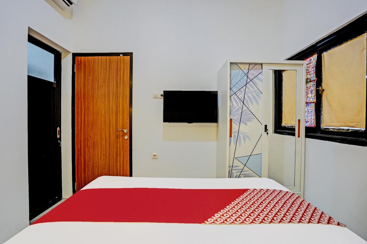 Oyo 92435 Sunlo Cozy Home Family Homestay Syariah Surabaya Esterno foto